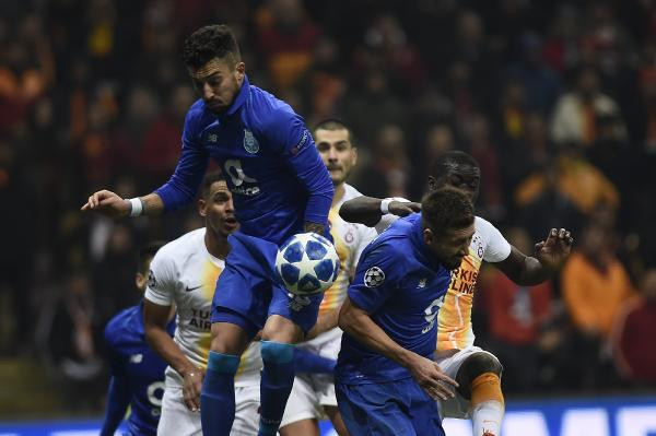 Galatasaraylıları çıldırtan isim! Beş dakikada takımı bitirdi - Resim: 2