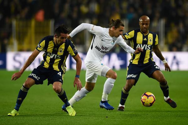 Hüsran sonrası olay sözler: Atamayan santrafor tutamayan kaleci - Resim: 2