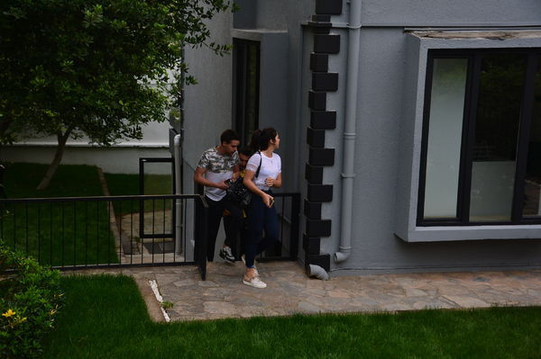 Zehra Çilingiroğlu sevgilisini ziyaret etti arabasını yanlış park edince... - Resim: 2