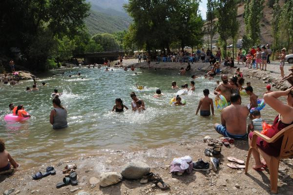 Burası ne Akdeniz ne Ege! Avrupa ve Türkiye'den turist akıyor - Resim: 1