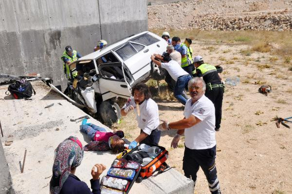Feci kaza! Hayatını kurtarabilmek için her şeyi yaptı - Resim: 3