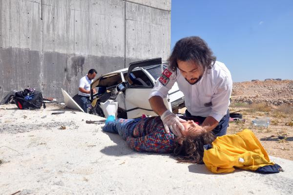 Feci kaza! Hayatını kurtarabilmek için her şeyi yaptı - Resim: 4