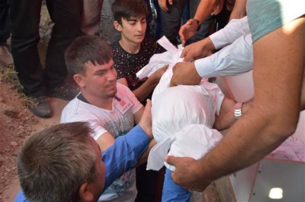 Şehit bebeğini elleriyle mezara koydu yok böyle acı - Resim: 3