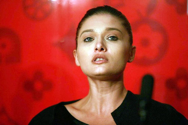 Yeşilçay'ın bu pozları çok konuşulacak! - Resim: 1