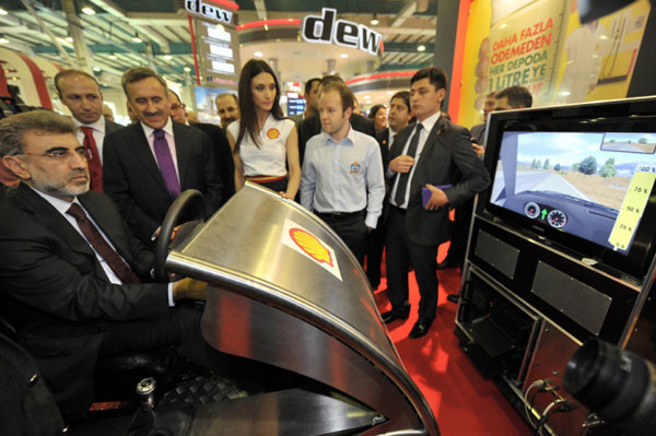 Enerji Bakanı elektirikli arabayı sevdi - Resim: 2