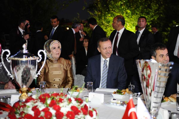 Erdoğan milliler için keseyi açtı - Resim: 1