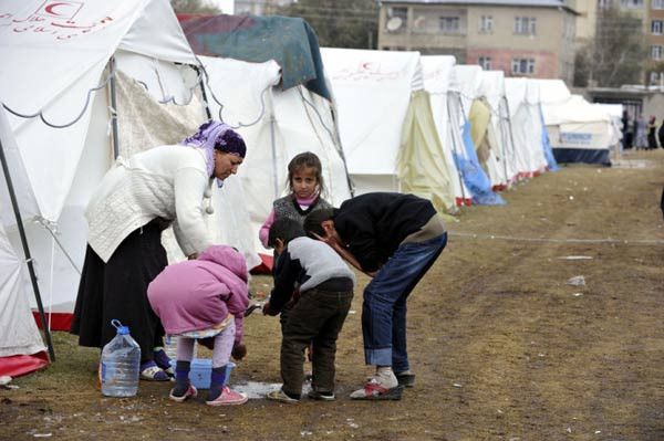 Çadırkent'te hayatta kalmak da bir mucize! - Resim: 4