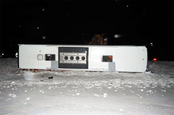 Yolcu otobüsü devrildi - Resim: 2