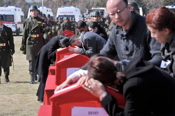 12 şehide hüzünlü veda - Resim: 3