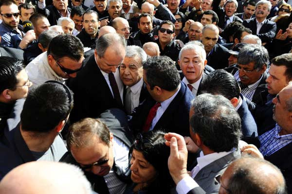 Tarihi dava olaylı başladı - Resim: 2