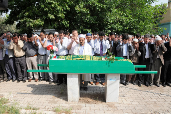 Çift kol nakli yapılan Atilla Kavdır öldü - Resim: 3