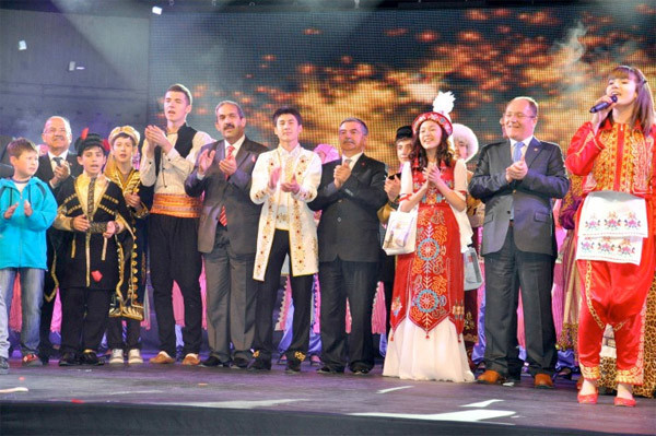 Türkçe olimpiyatlarına muhteşem açılış - Resim: 2