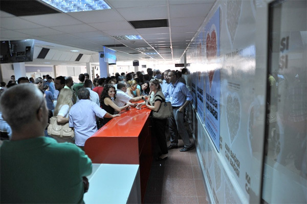 İzmirliler kan vermeye koştu - Resim: 1