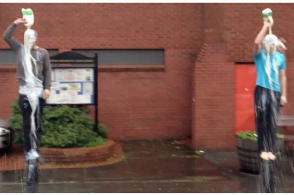 İnternetin 'sütlü' modası - Resim: 4