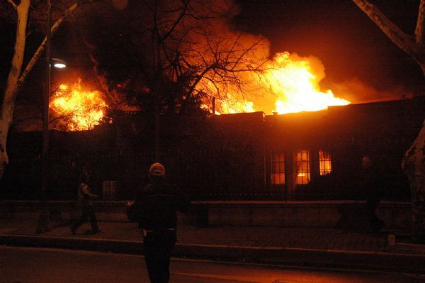 Galatasaray Üniversitesi yandı - Resim: 4