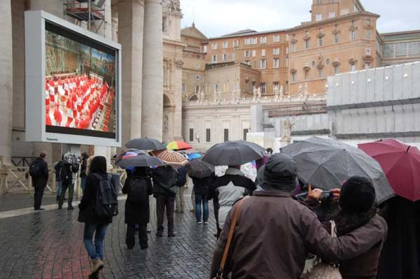 Papa'yı bu ihtişam içinde seçtiler - Resim: 3