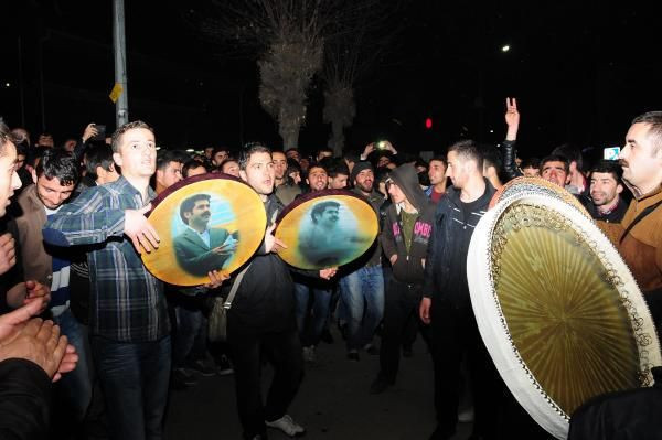 KCK tahliyesi Van'ı sokağa döktü - Resim: 3