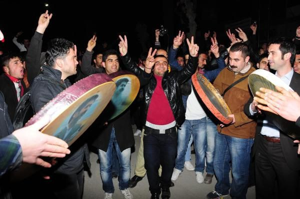 KCK tahliyesi Van'ı sokağa döktü - Resim: 4