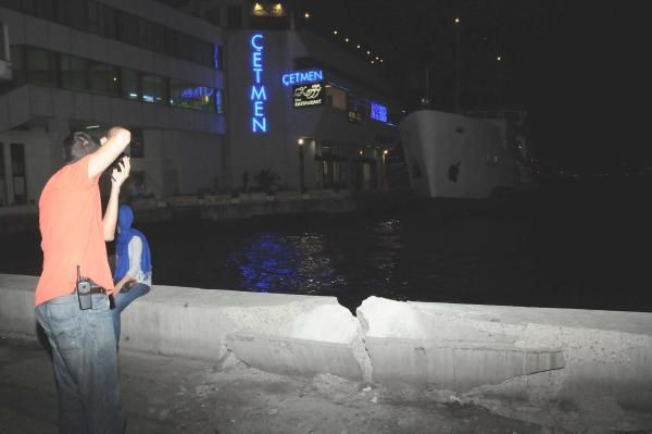 İzmir'de korku dolu anlar - Resim: 2