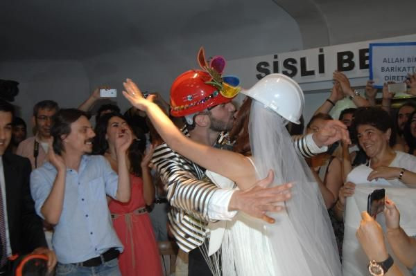 Gezi'nin çılgın aşıkları böyle evlendi - Resim: 4