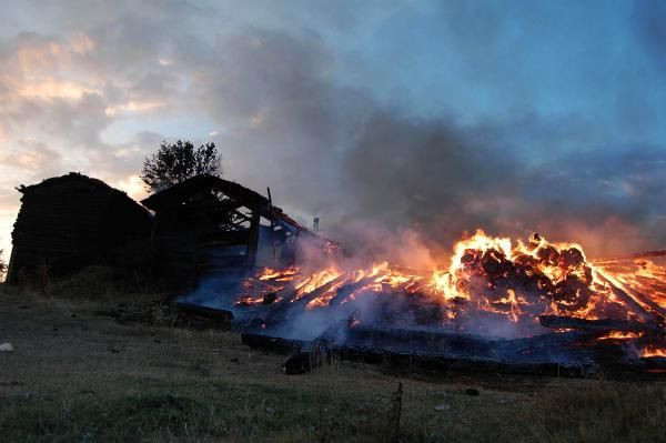 Kızgın damat koca köyü yaktı - Resim: 2