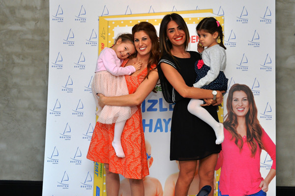 Derya Coşkundeniz'den ünlüleri buluşturan kitap - Resim: 1