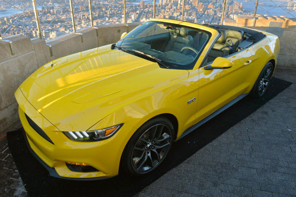 Yeni Mustang Convertible bakın nerede tanıtıldı - Resim: 3