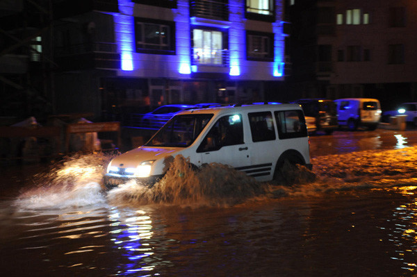 Ankara'da evleri su bastı! - Resim: 2