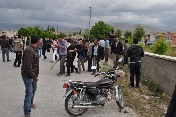 Muhtar seçimlerinde birbirlerine girdiler! - Resim: 3