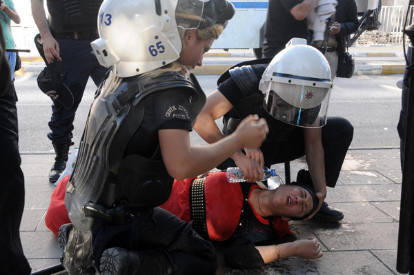 Lice'de ortalık toz duman! - Resim: 3