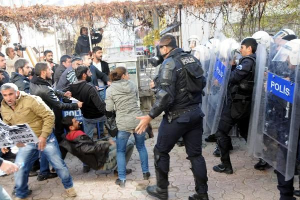 Başbakan Davutoğlu'na Tunceli'de protesto - Resim: 2