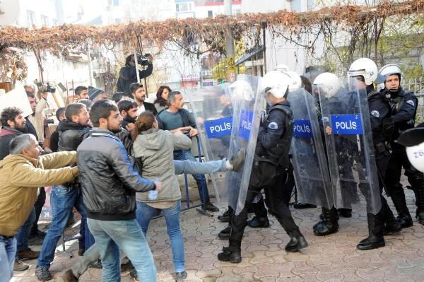 Başbakan Davutoğlu'na Tunceli'de protesto - Resim: 3