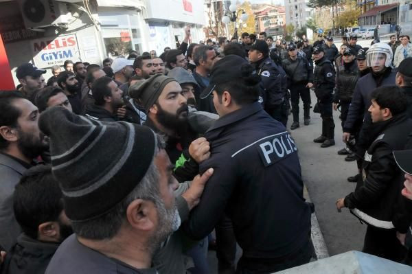 Başbakan Davutoğlu'na Tunceli'de protesto - Resim: 4