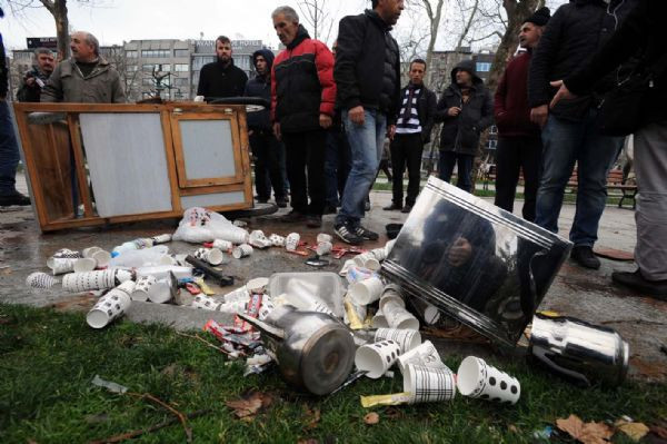 Gezi Parkı'nda seyyar satıcılara sopalı dayak - Resim: 1