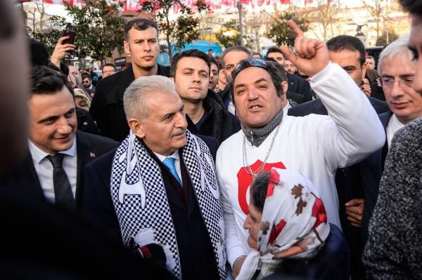 Çarşı'yı ziyaret eden Binali Yıldırım için bomba slogan - Resim: 1