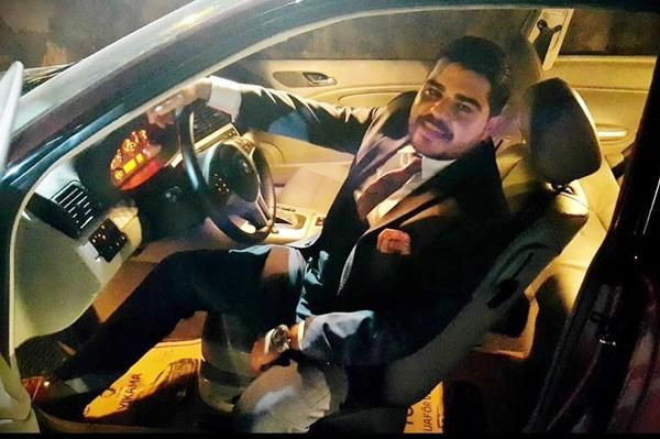 Oğlunun cenaze törenine kelepçeli olarak katıldı - Resim: 1