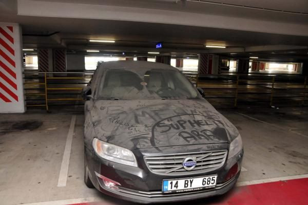 Atatürk Havalimanı otoparkında unutulan araçlar - Resim: 1