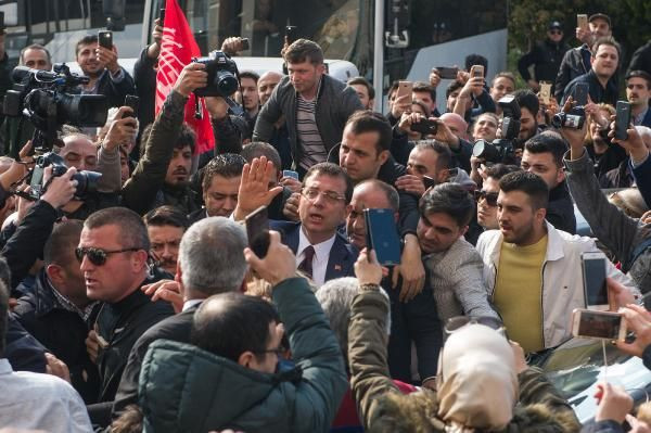 Ekrem İmamoğlu mazbatasını işte böyle aldı! Çok çarpıcı kareler - Resim: 3
