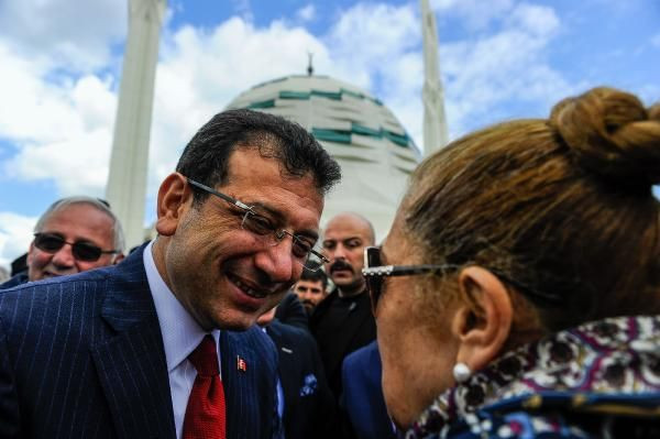 Cumhurbaşkanı Erdoğan'la Ekrem İmamoğlu aynı cenazede saf tuttular - Resim: 2