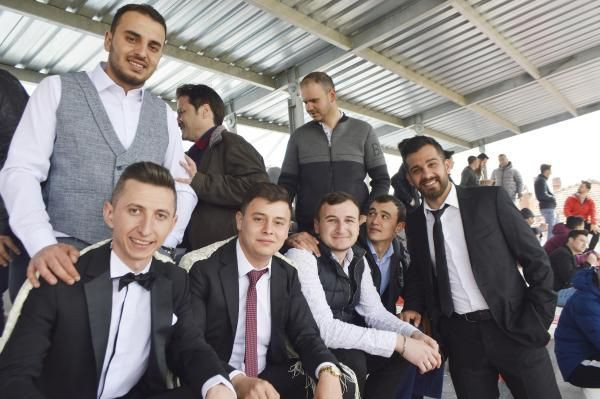Damat düğün sonrası gelini bıraktı! Bakın nereye gitti? - Resim: 2