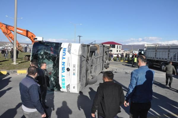 Bitlis'te yolcu otobüsü ile TIR çarpıştı: 34 yaralı - Resim: 1