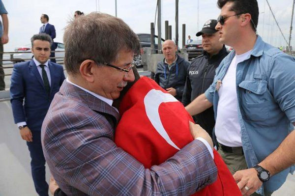 Ahmet Davutoğlu sosyal medyanın diline düştü! Olay yorumlar - Resim: 2