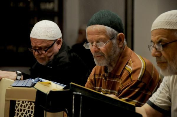 Bursa'da 'Kadir Gecesi'nde camiler doldu - Resim: 3