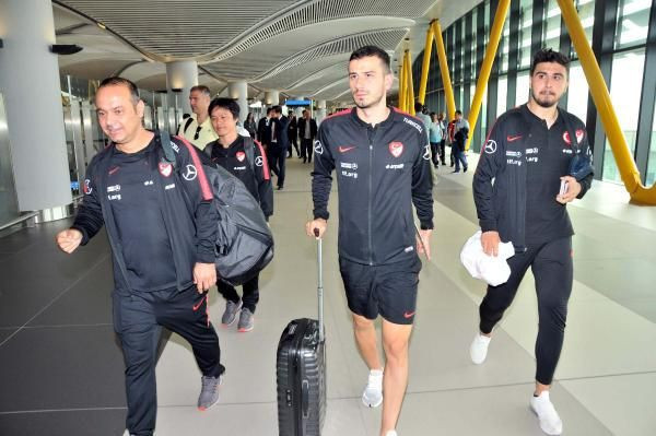 Emre Belözoğlu'ndan kendisine fırça uzatıp özür dileyen kişi için ilk yorum - Resim: 3