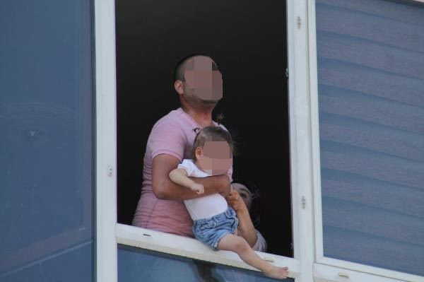 Kayseri'de bir şahıs kucağına aldığı kızıyla intihara kalkıştı - Resim: 2