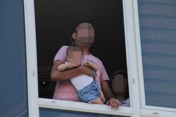 Kayseri'de bir şahıs kucağına aldığı kızıyla intihara kalkıştı - Resim: 3