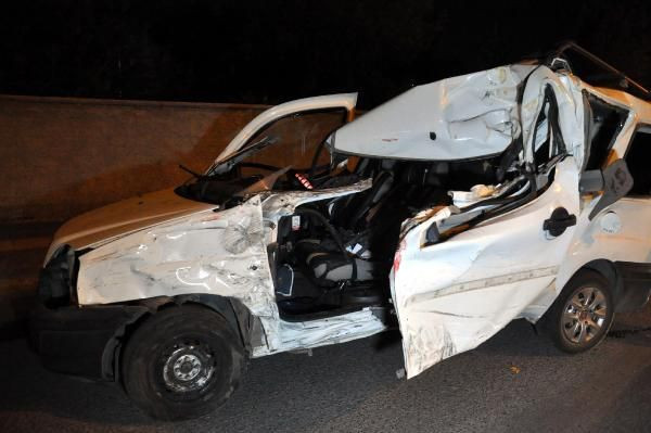 Böyle arkadaş olmaz olsun! Kazada araçta sıkışan arkadaşını bırakıp kaçtı - Resim: 3