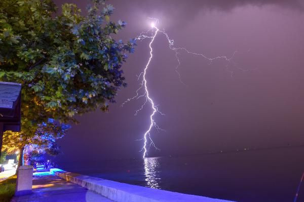 Kocaeli'de ürkütücü anlar! Geceyi aydınlatan yedi şimşek, tek karede - Resim: 4