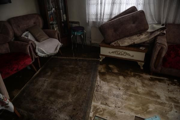 İstanbul'da sağanak etkili oldu! Arnavutköy'de ev ve iş yerlerini su bastı - Resim: 2