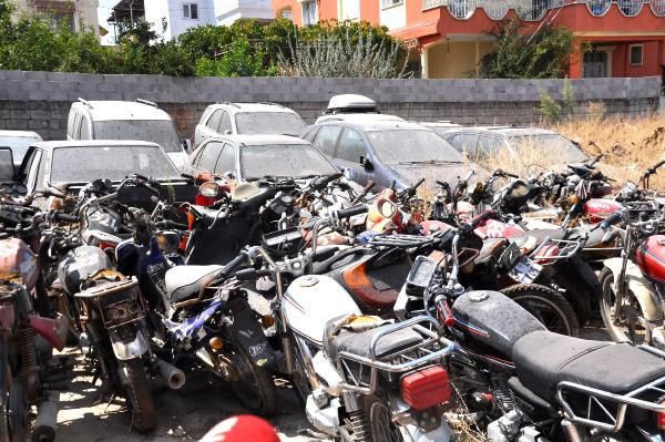 Hepsi birbirinden lüks! Hatay'da binlerce liralık servet çürümeye terk edildi - Resim: 3